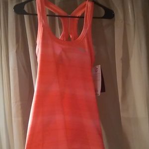 Saucony work out shirt